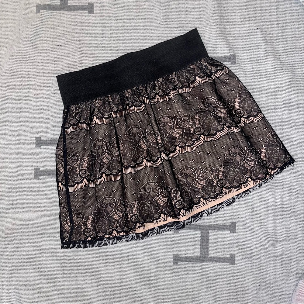 Like New Xhilaration black lace a-line mini skirt, extra wide elastic waistbnd M